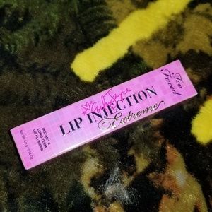 CLEARANCE SALE Too Faced Lip Injection Extreme
